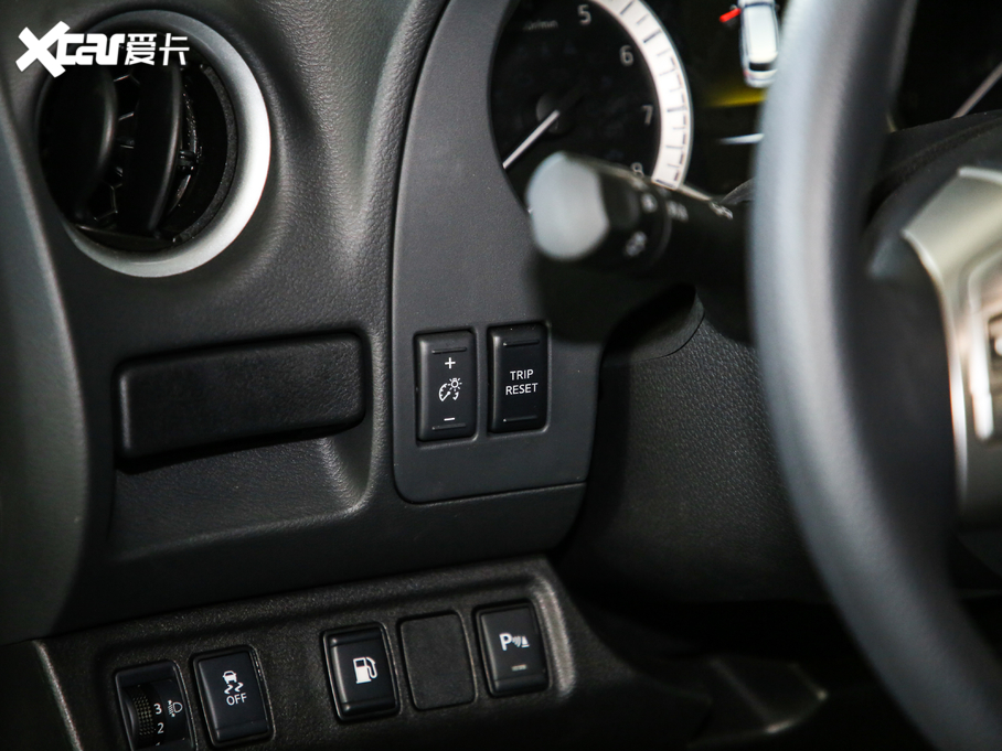 2020;_ 2.5L XL Upper ԄA