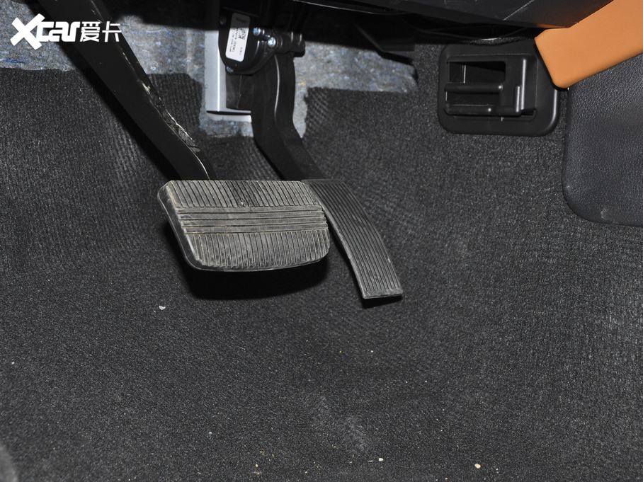 2020��;�_ 2.5L XL Upper �ԄӃ����A��