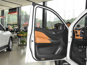 20202.5L XL Upper ԄӃA g