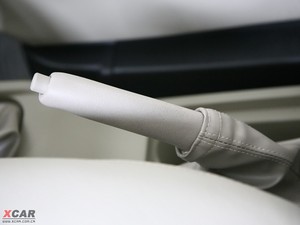 2009款2.0L 手动豪华版 驻车制动器