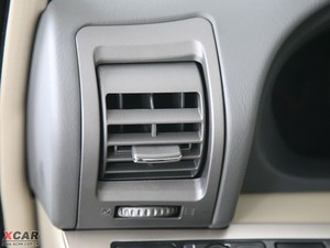2009款2.0L 手动豪华版 中控区