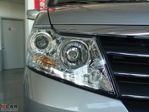 2010款1.6L 豪华版 大灯