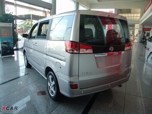2010款1.6L 豪华版 左后45度
