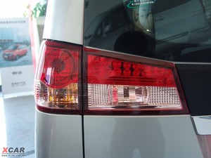 2010款1.6L 豪华版 尾灯