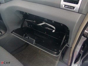 2010款1.6L 豪华版 手套箱