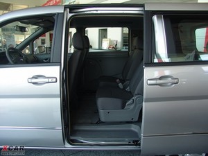 2010款1.6L 豪华版 后排空间
