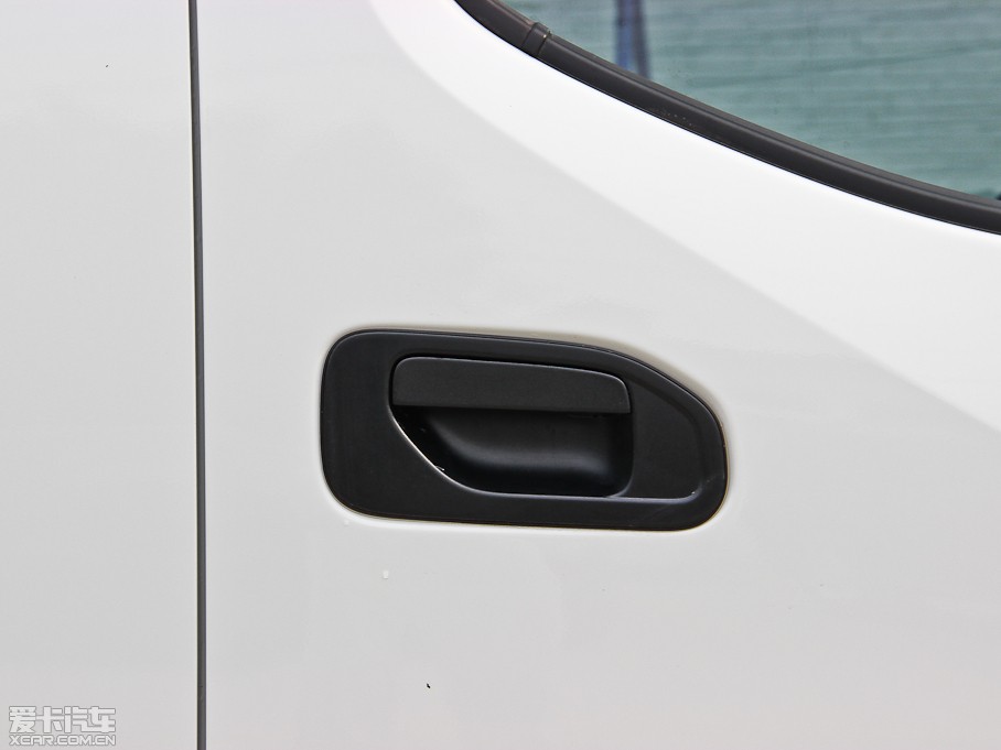 2013���ծa(ch��n)NV200 �Ŀ� 1.6L �քӺ��A�� ��V