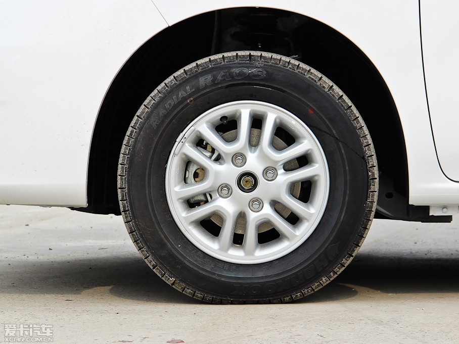 2013���ծaNV200 �Ŀ� 1.6L �քӺ��A�� ��V