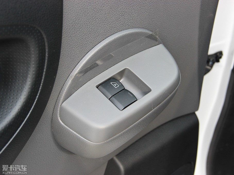 2013���ծa(ch��n)NV200 �Ŀ� 1.6L �քӺ��A�� ��V