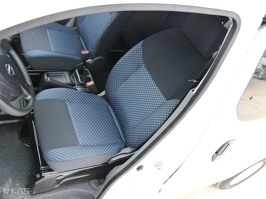 2013���ծaNV200 �Ŀ� 1.6L �քӺ��A�� ��V