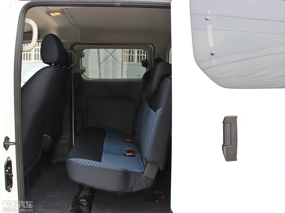 2013���ծaNV200 �Ŀ� 1.6L �քӺ��A�� ��V