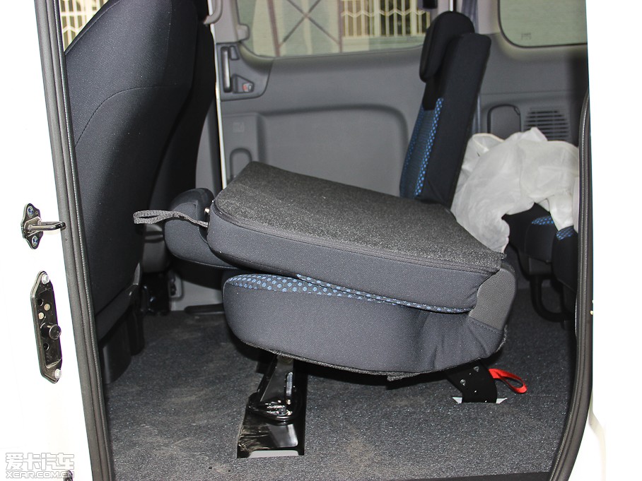 2013���ծa(ch��n)NV200 �Ŀ� 1.6L �ք�(d��ng)���A�� ��V