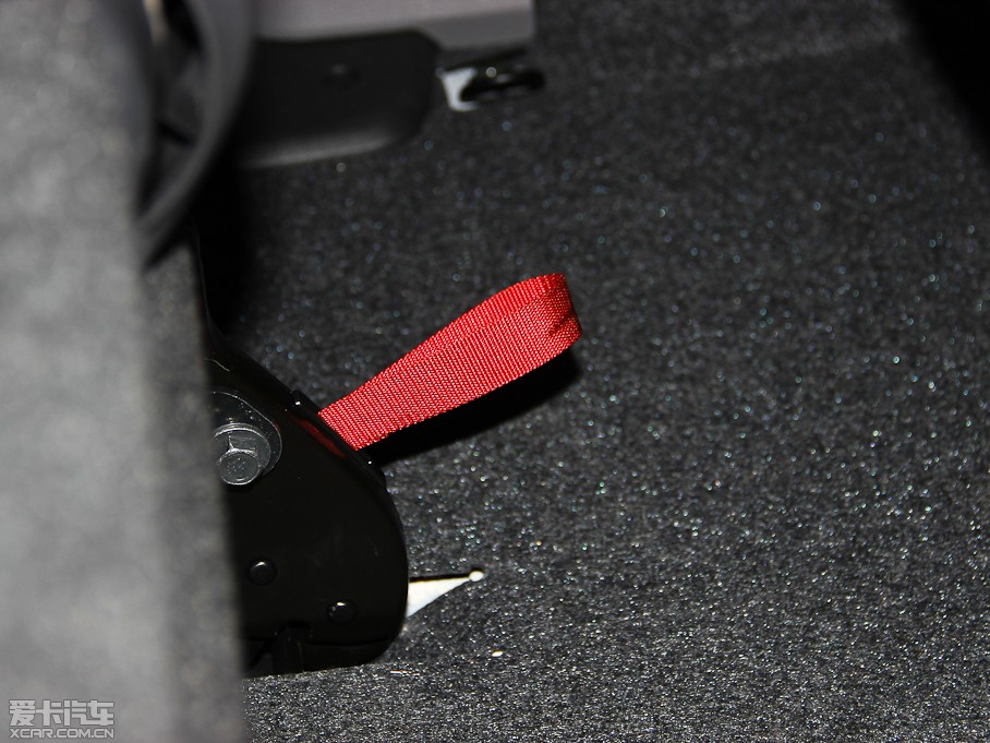 2013���ծaNV200 �Ŀ� 1.6L �քӺ��A�� ��V