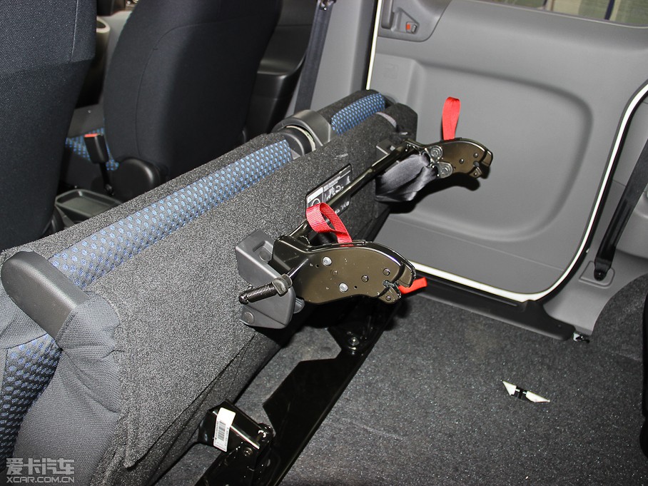 2013���ծaNV200 �Ŀ� 1.6L �քӺ��A�� ��V