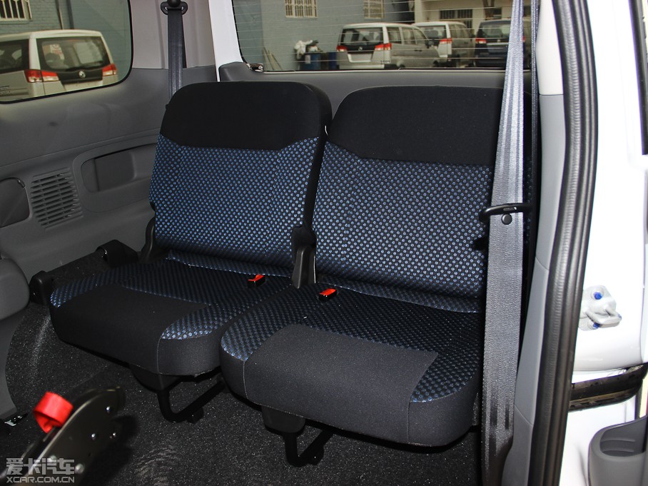 2013���ծaNV200 �Ŀ� 1.6L �քӺ��A�� ��V