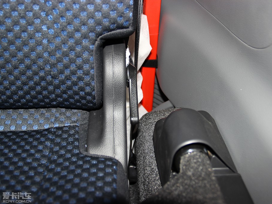 2013���ծaNV200 �Ŀ� 1.6L �քӺ��A�� ��V