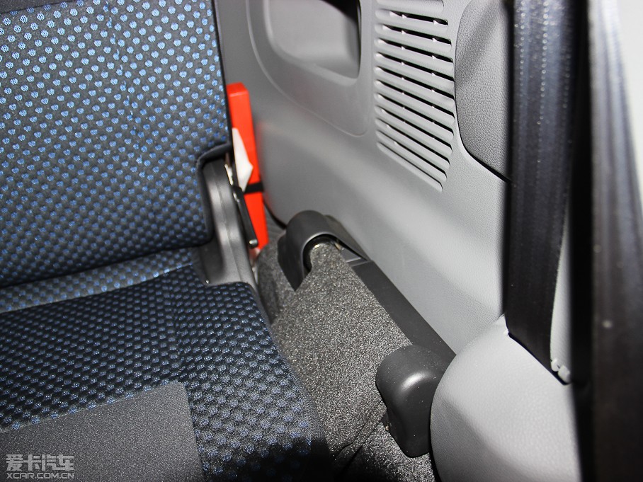 2013���ծaNV200 �Ŀ� 1.6L �քӺ��A�� ��V