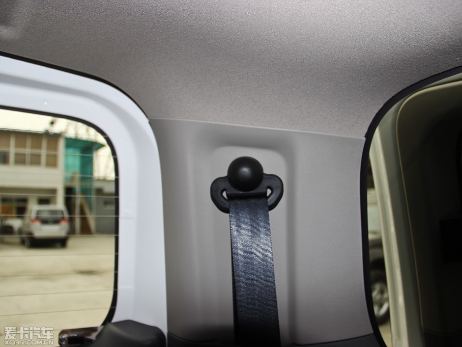 2013���ծaNV200 �Ŀ� 1.6L �քӺ��A�� ��V