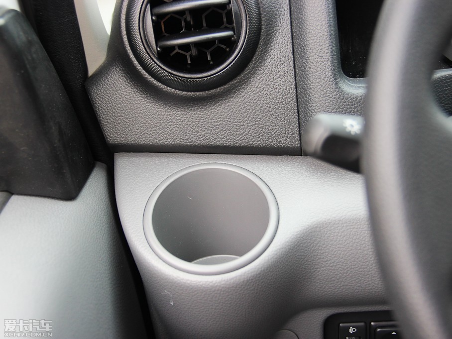 2013���ծaNV200 �Ŀ� 1.6L �քӺ��A�� ��V