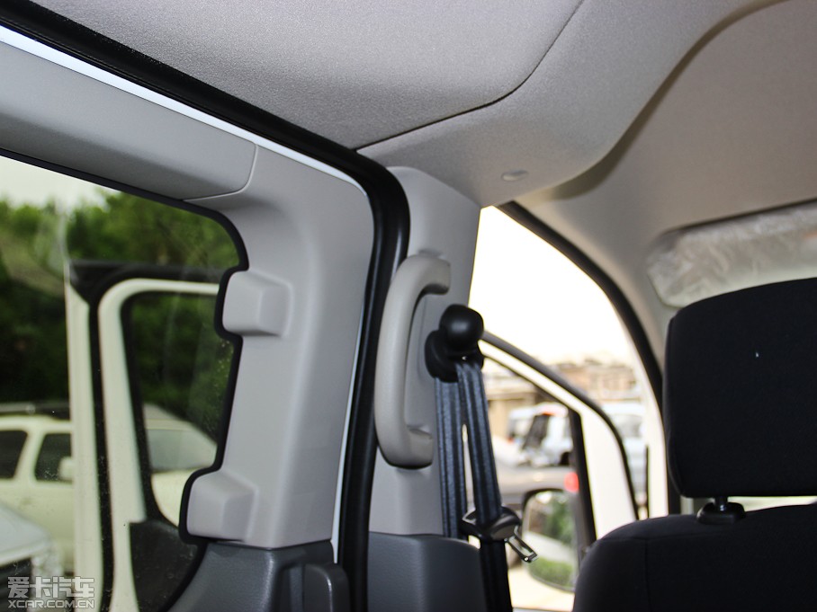 2013���ծaNV200 �Ŀ� 1.6L �քӺ��A�� ��V