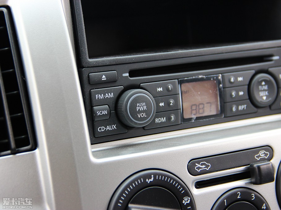 2013���ծaNV200 �Ŀ� 1.6L �քӺ��A�� ��V