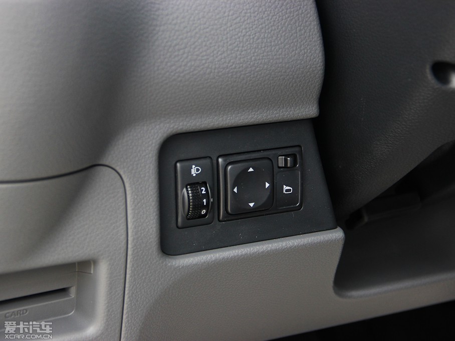 2013���ծaNV200 �Ŀ� 1.6L �քӺ��A�� ��V