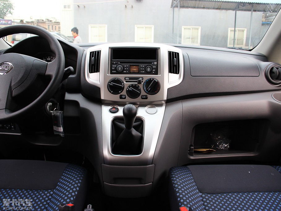 2013���ծaNV200 �Ŀ� 1.6L �քӺ��A�� ��V