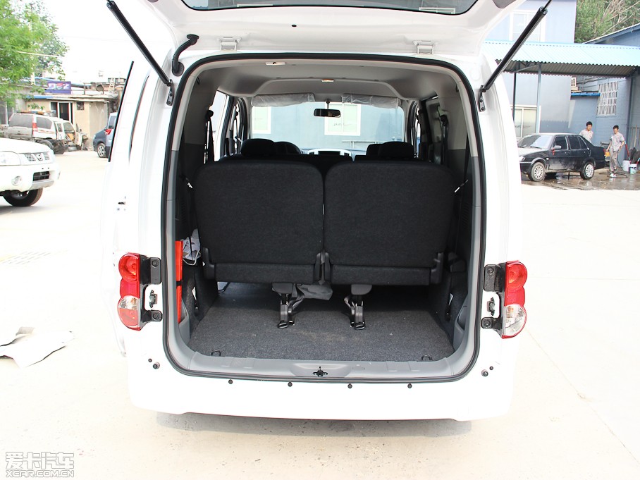 2013ղNV200 Ŀ 1.6L ֶ V