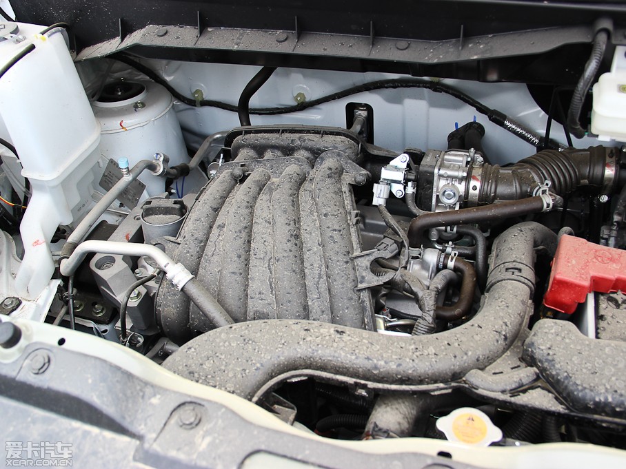 2013���ծaNV200 �Ŀ� 1.6L �քӺ��A�� ��V