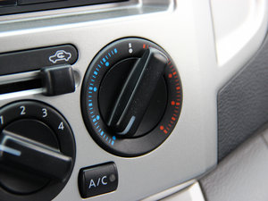 2013款改款 1.6L 手动豪华版 国V 中控区