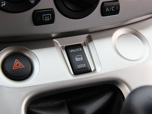 2013款改款 1.6L 手动豪华版 国V 中控区