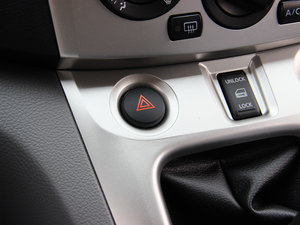 2013款改款 1.6L 手动豪华版 国V 中控区