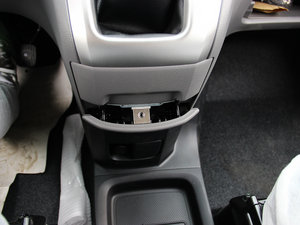 2013款改款 1.6L 手动豪华版 国V 中控区