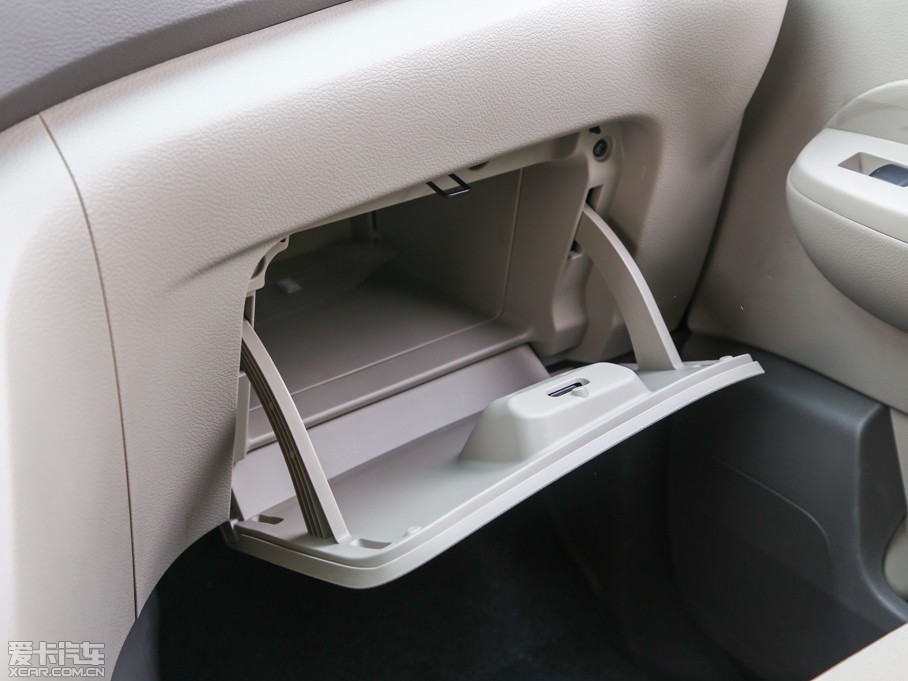 2014ծaNV200 1.6L CVTF IV