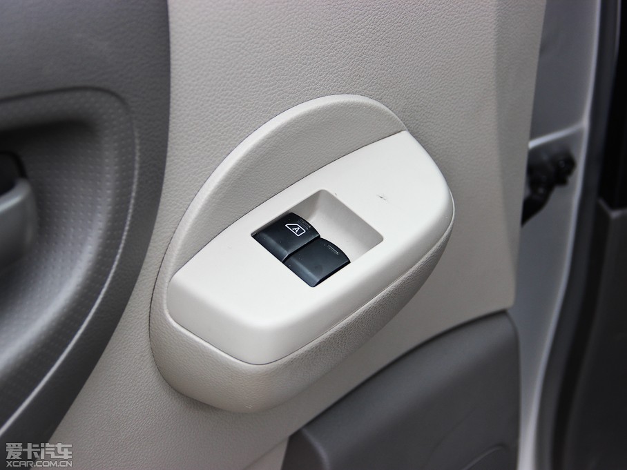 2014���ծa(ch��n)NV200 1.6L CVT���Ű� ��(gu��)IV