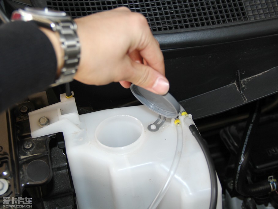 2014ծaNV200 1.6L ք V