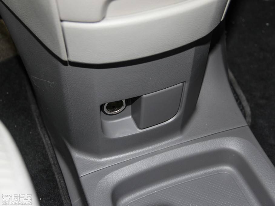 2014ծaNV200 1.6L CVT V