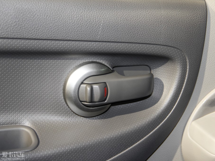 2014ծa(chn)NV200 1.6L CVT V