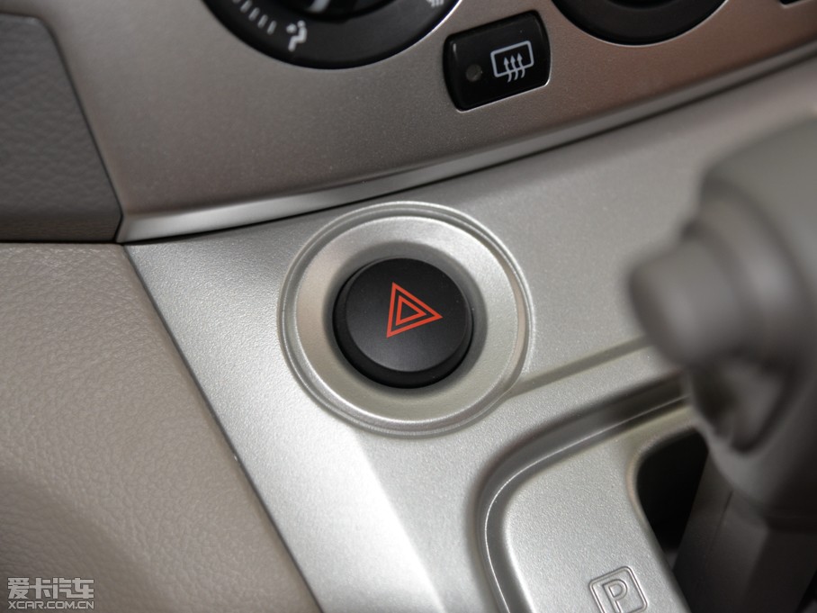 2014���ծaNV200 1.6L CVT���A�� ��V