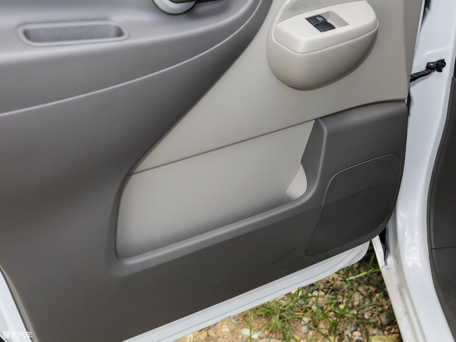 2016���ծaNV200 �Ŀ� 1.6L CVT���A��