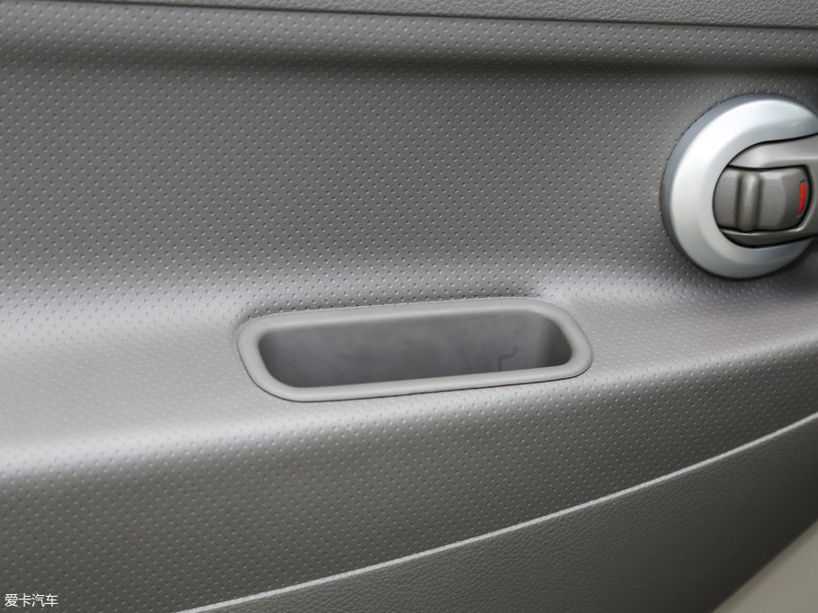 2016���ծaNV200 �Ŀ� 1.6L CVT���A��