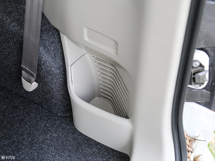 2016���ծaNV200 �Ŀ� 1.6L CVT���A��