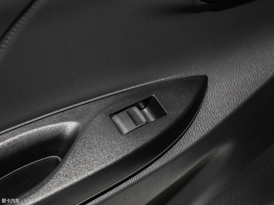 2018YARiS L  1.5E CVT܊