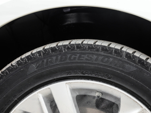 2019p 1.8H Ƽ VI ݆̥Ʒ