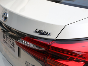 2019pE+ 1.8PH GS Ӣ촰 ^