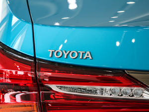 2019pE+ 1.8PH GS Ӣ촰 ^