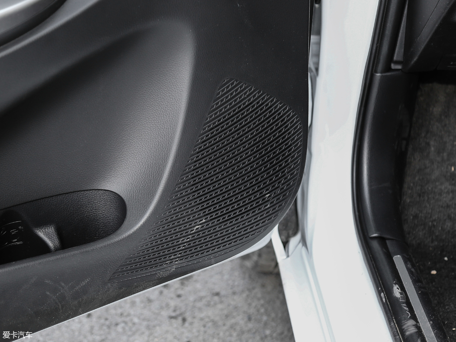 2019��YARiS L ���� 1.5G CVT�ń��촰�� ��VI