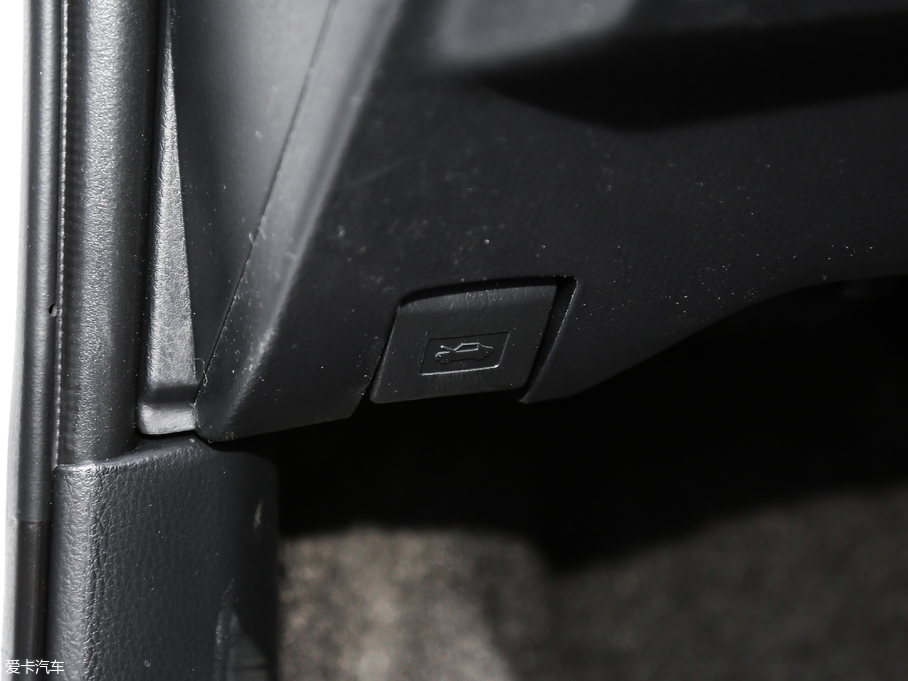 2019��YARiS L ���� 1.5G CVT�ń��촰�� ��VI