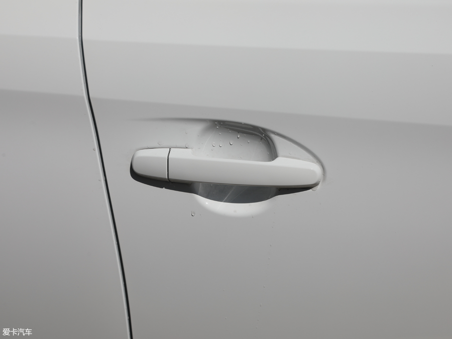 2019��YARiS L ���� 1.5E CVT�ȄӰ� ��VI