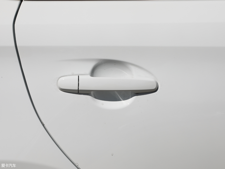 2019��YARiS L ���� 1.5E CVT�ȄӰ� ��VI